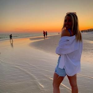 Meet your Posher, Brooke